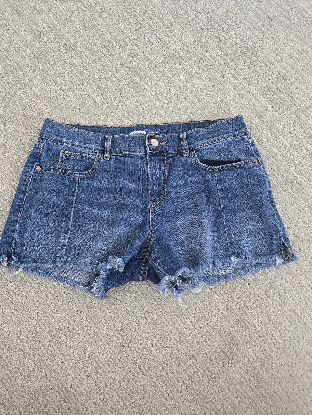 Old Navy Boyfriend Short Denim Frayed Hem Women’s Shorts With Front Seam